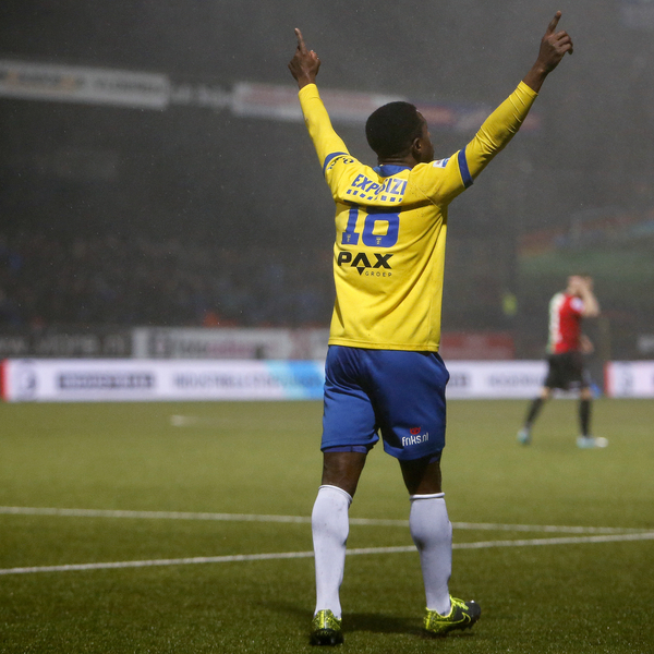 LEEUWARDEN , voetbal , Eredivisie, 12-12-2015, seizoen 2015 - 2016 , Cambuur Stadion , SC Cambuur - NEC Nijmegen , SC Cambuur speler Bartholomew Ogbeche na de 2-1 foto: Henk Jan Dijks