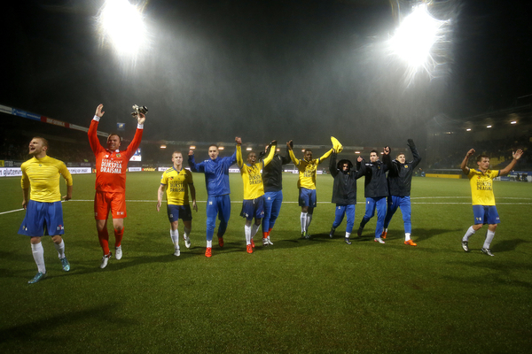 LEEUWARDEN , voetbal , Eredivisie, 12-12-2015, seizoen 2015 - 2016 , Cambuur Stadion , SC Cambuur - NEC Nijmegen , vreugde na afloop bij de spelers van SC Cambuur foto: Henk Jan Dijks