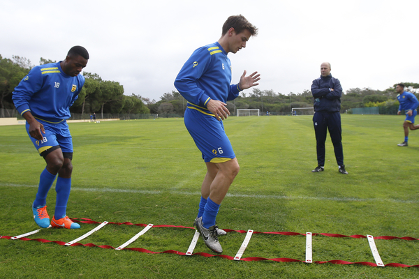 Erik Bakker sloot maandagavond aan bij de selectie en trainde vandaag voor het eerst. foto: Henk Jan Dijks